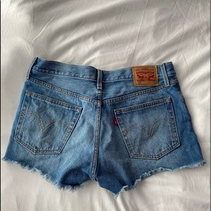 Levi’s Cutoff Jean Shorts